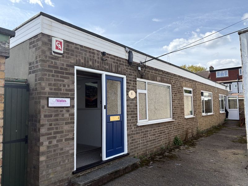 Property Photo: 6 West Way Gardens&comma; Shirley