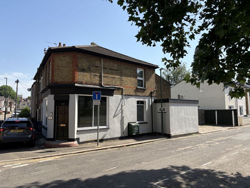 Property Photo: 39 Crown Road, Sutton